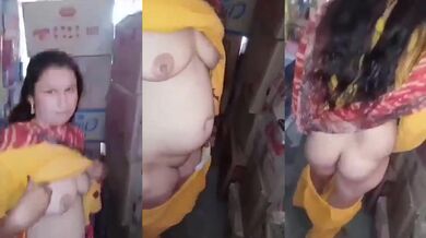 Dukaan mai saaman paise badle apni boobs gaand